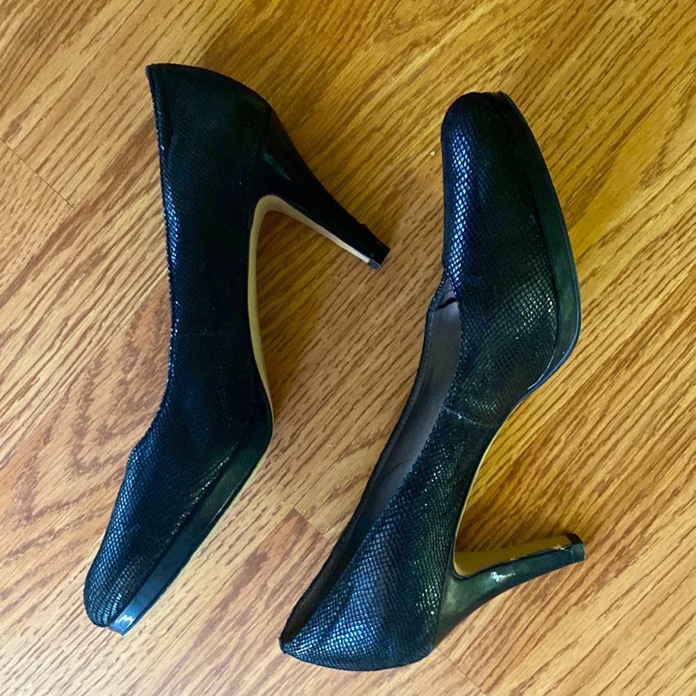 Anne Klein Shiny Textured Black Pumps Size 8